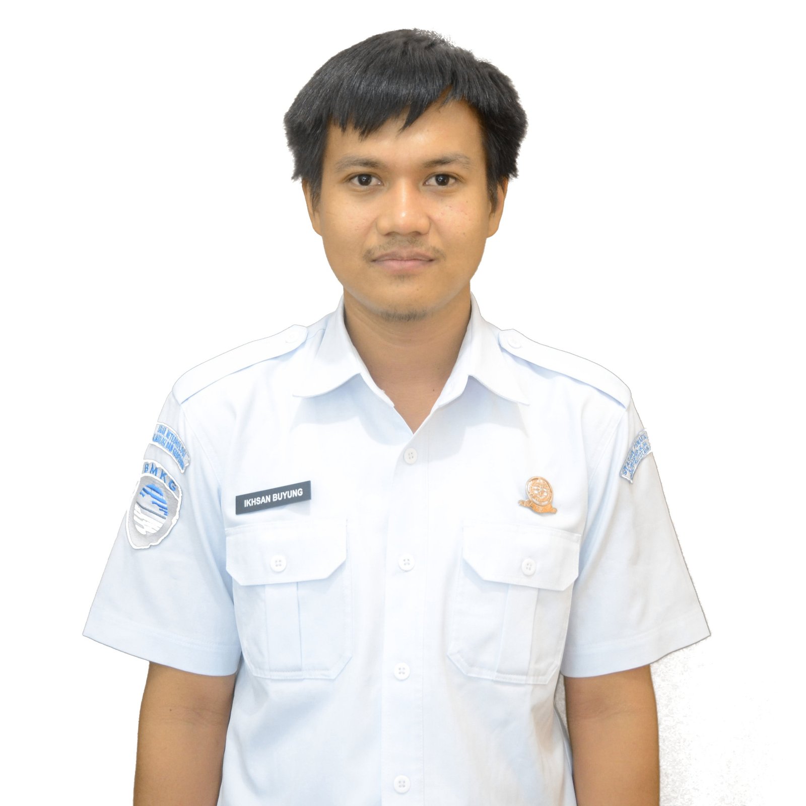 Ikhsan Buyung Arifin, S.Tr
